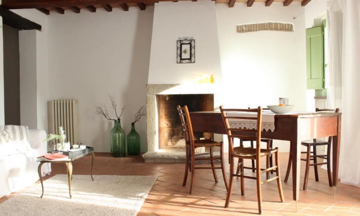 Photo of Others in Montone