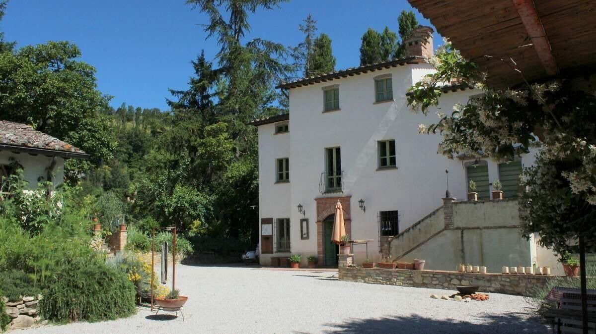 Photo of Outdoor in Montone