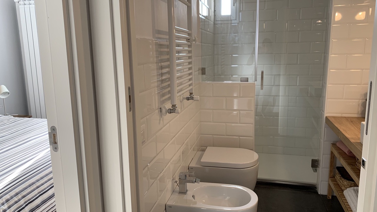Photo of Bathroom in Naples City Centre