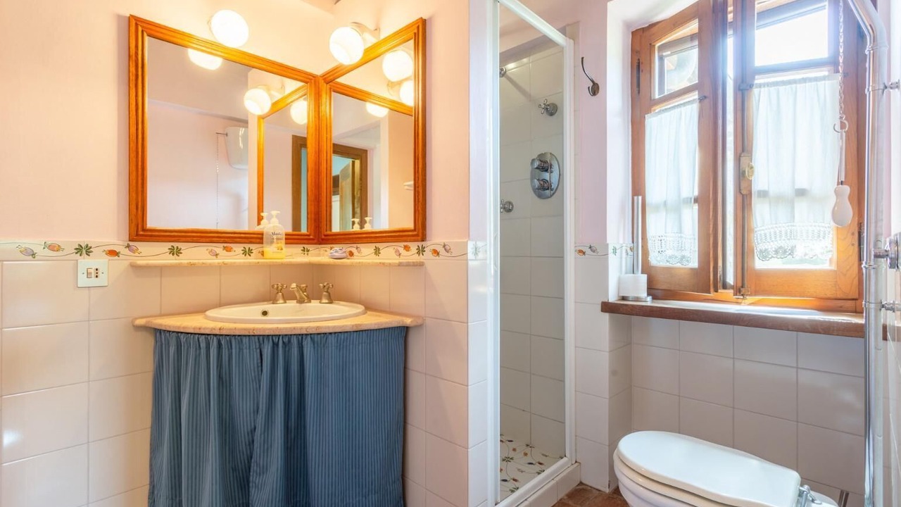 Photo of Bathroom in Parrano