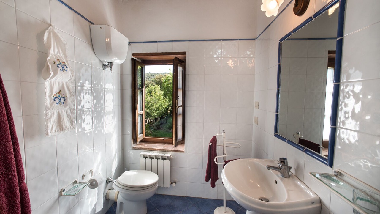 Photo of Bathroom in Simignano