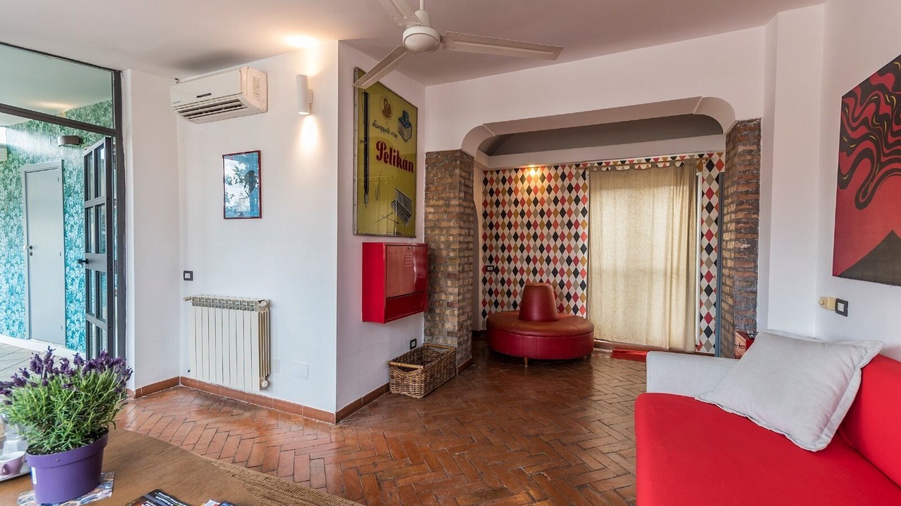 Photo of Livingroom in Naples City Centre