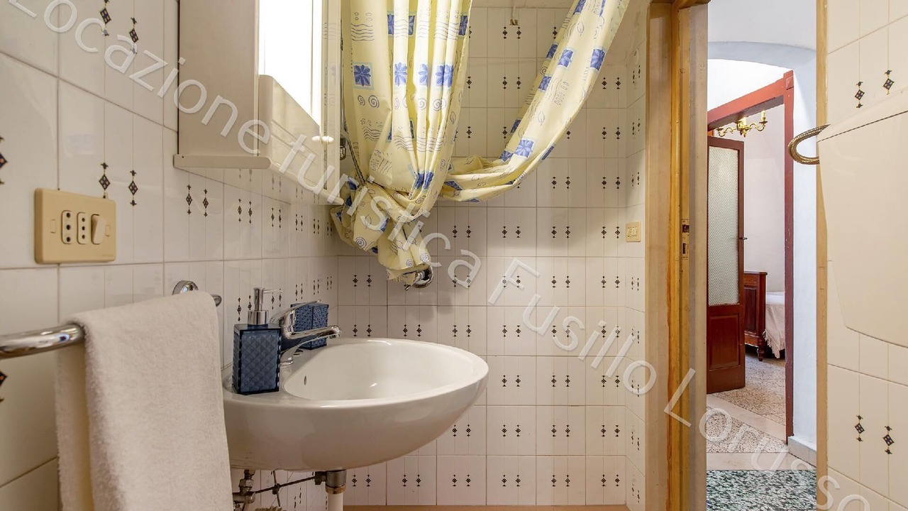 Photo of Bathroom in Andria