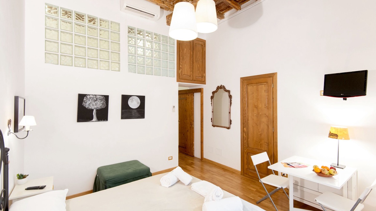 Photo of Bedroom in Rione VI Parione