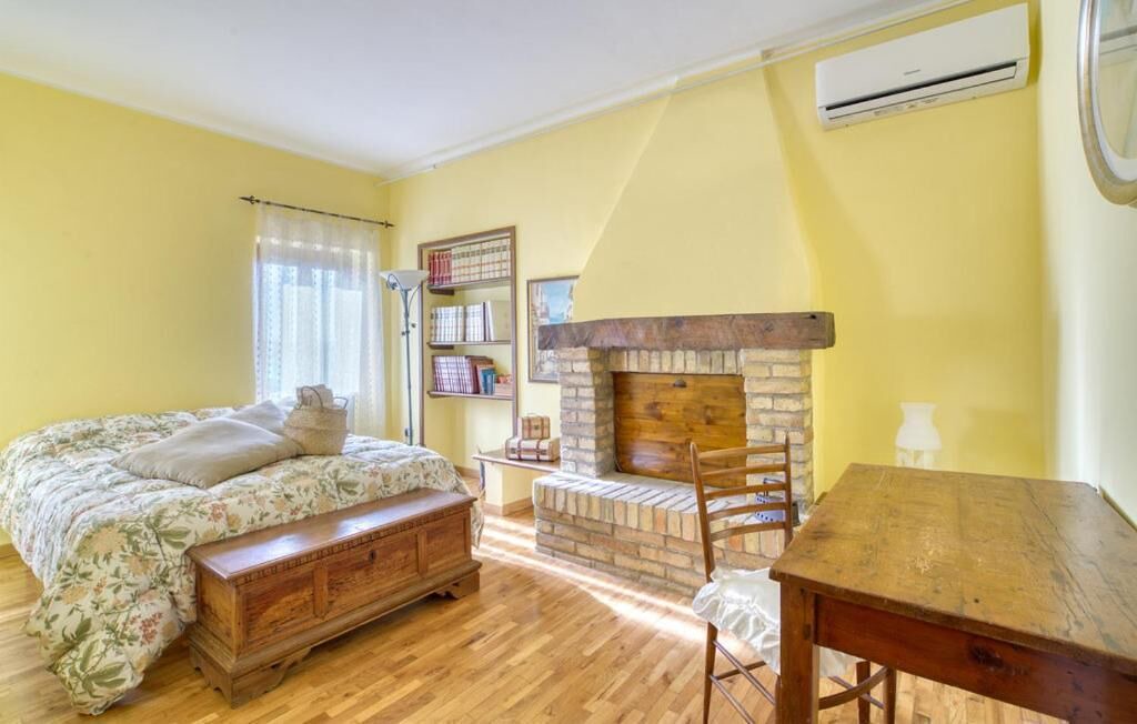 Photo of Bedroom in Montelupone