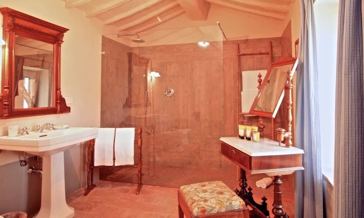 Photo of Bathroom in Saragano