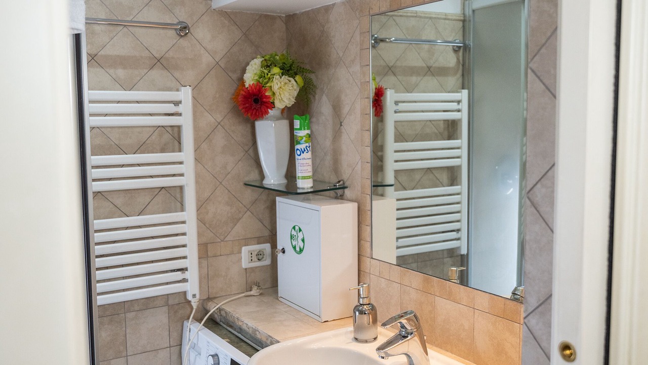 Photo of Bathroom in Rione VI Parione