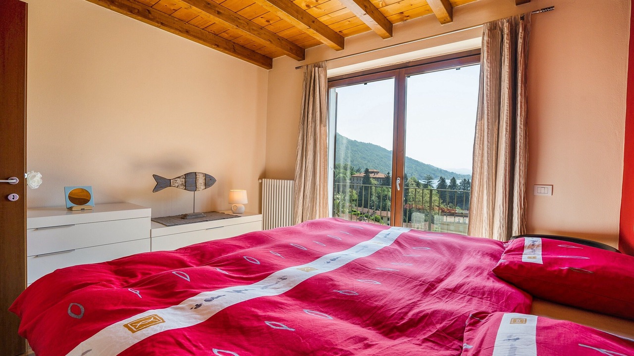 Photo of Bedroom in Mergozzo