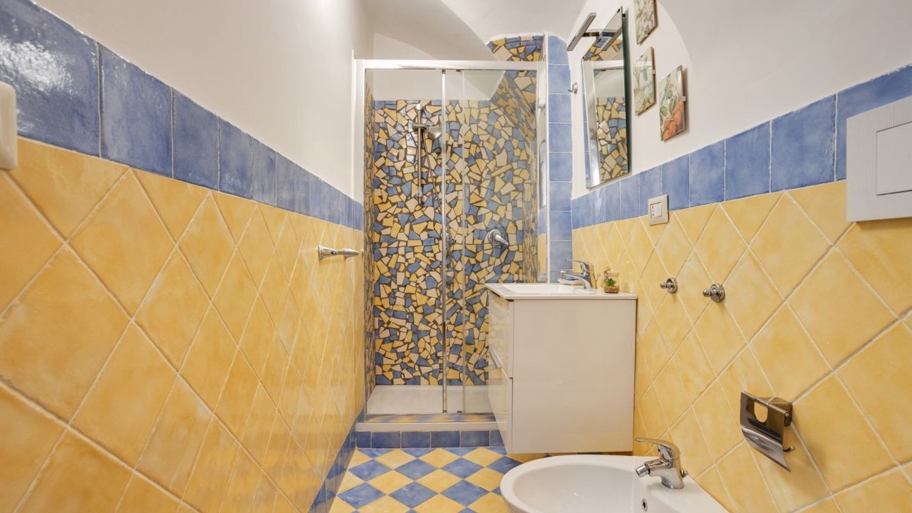 Photo of Bathroom in Quartieri Spagnoli