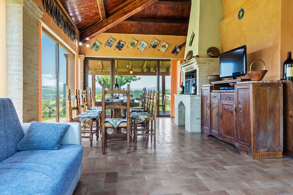 Photo of Livingroom in Montone