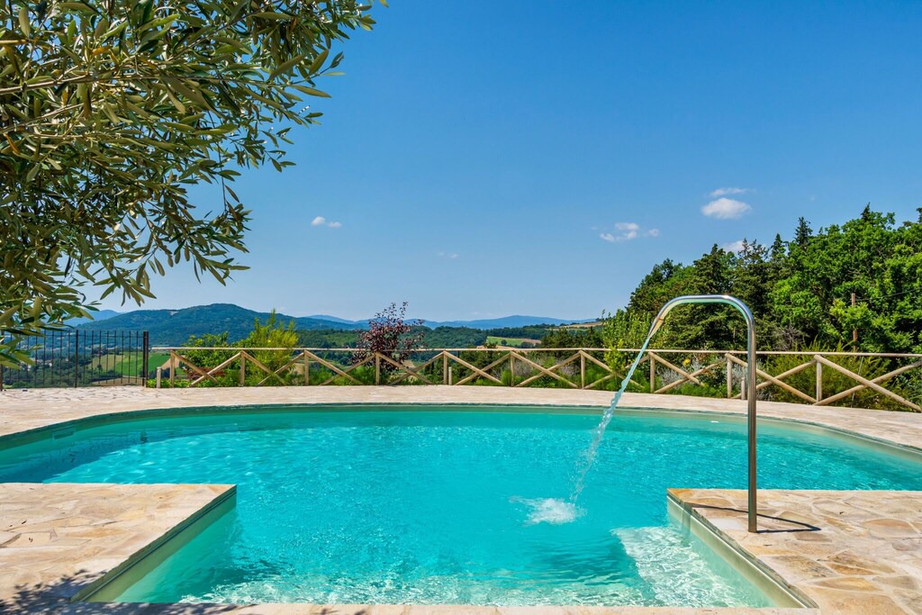 Photo of Outdoor in Montone