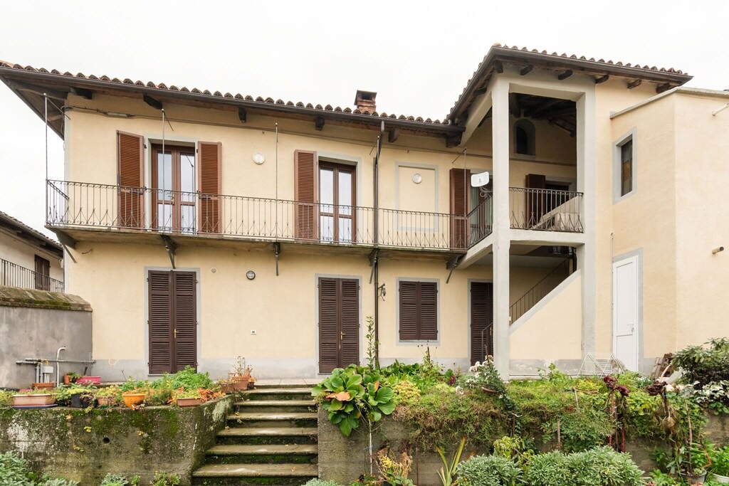 Photo of Buildings in Albugnano