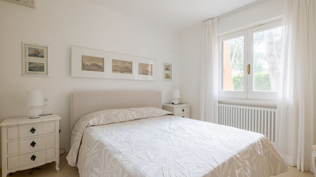 Photo of Bedroom in Latina Lido