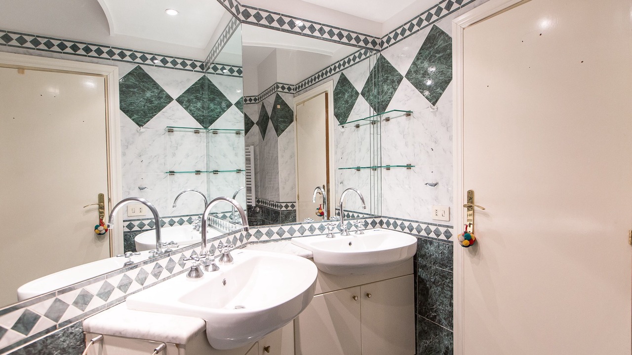 Photo of Bathroom in Trastevere
