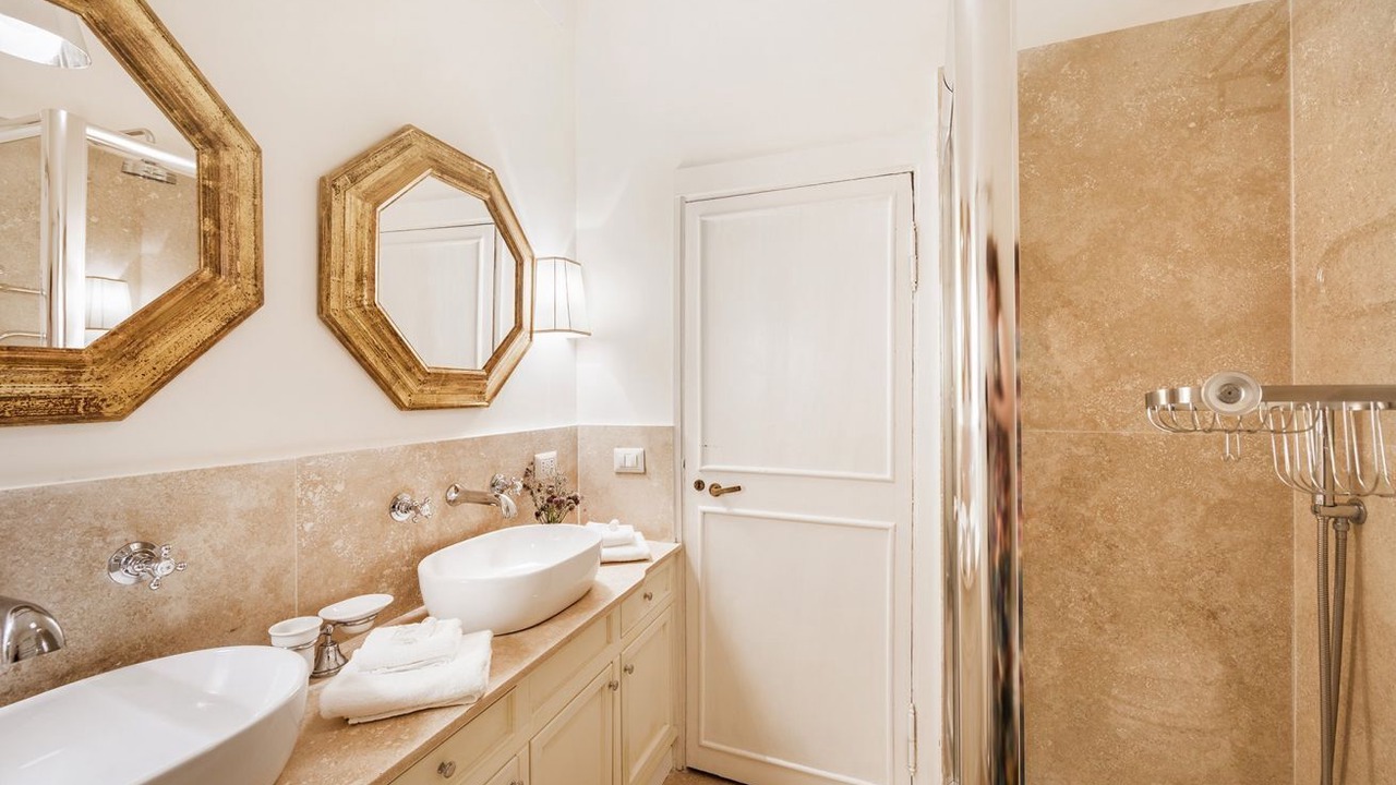 Photo of Bathroom in Rione VI Parione