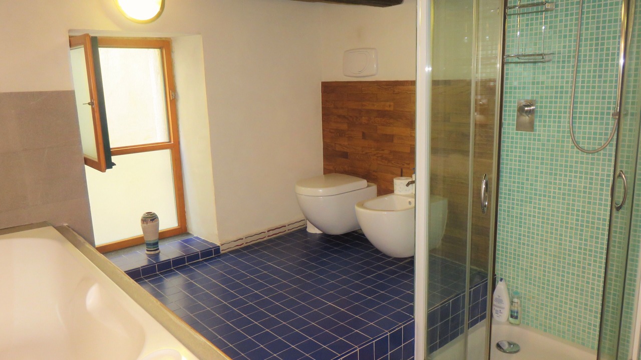 Photo of Bathroom in Historical Downtown Salerno