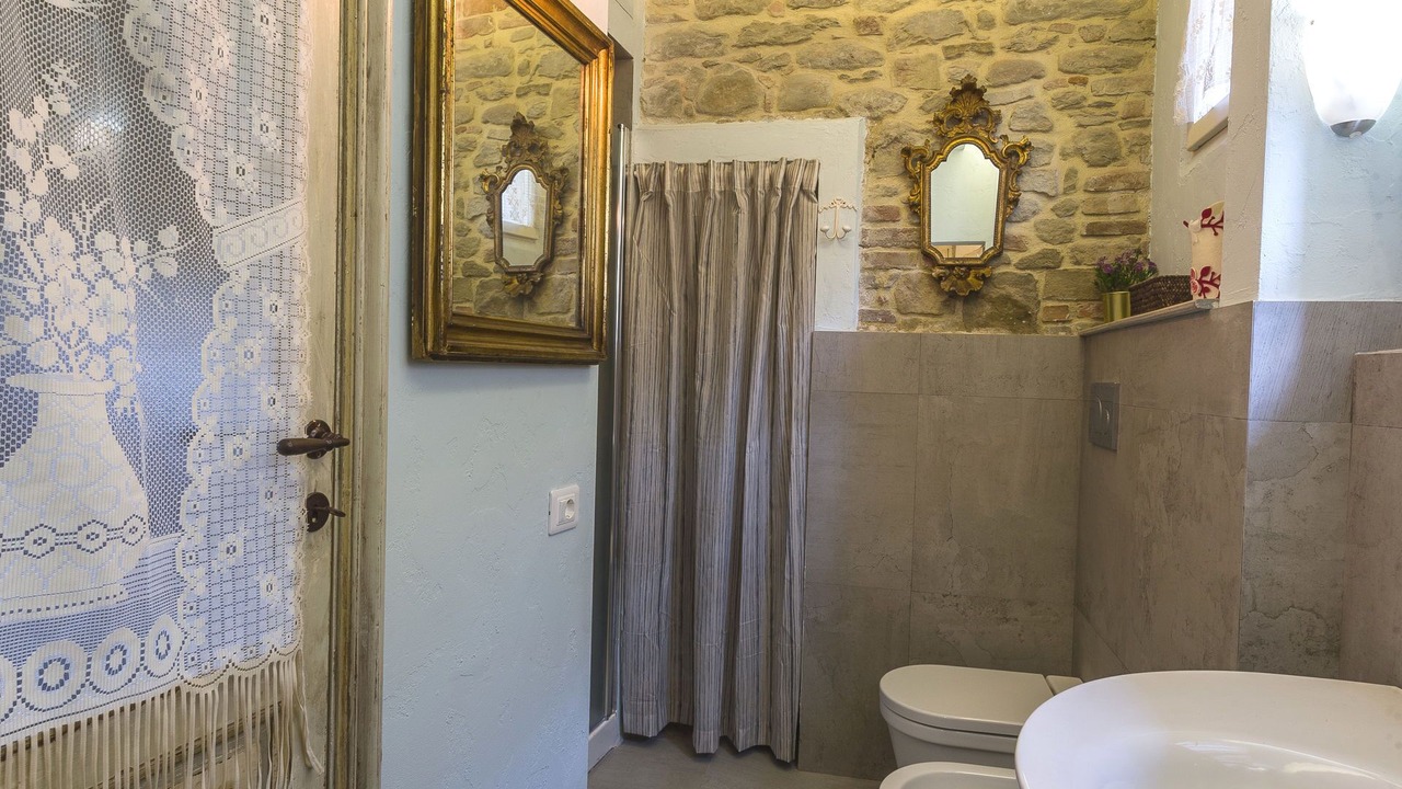 Photo of Bathroom in Cortona Old Town