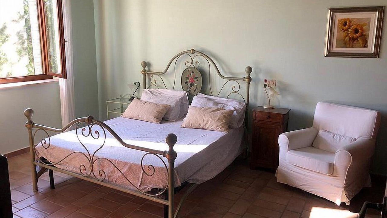Photo of Bedroom in Todi