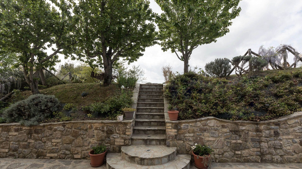 Photo of Outdoor in Montone