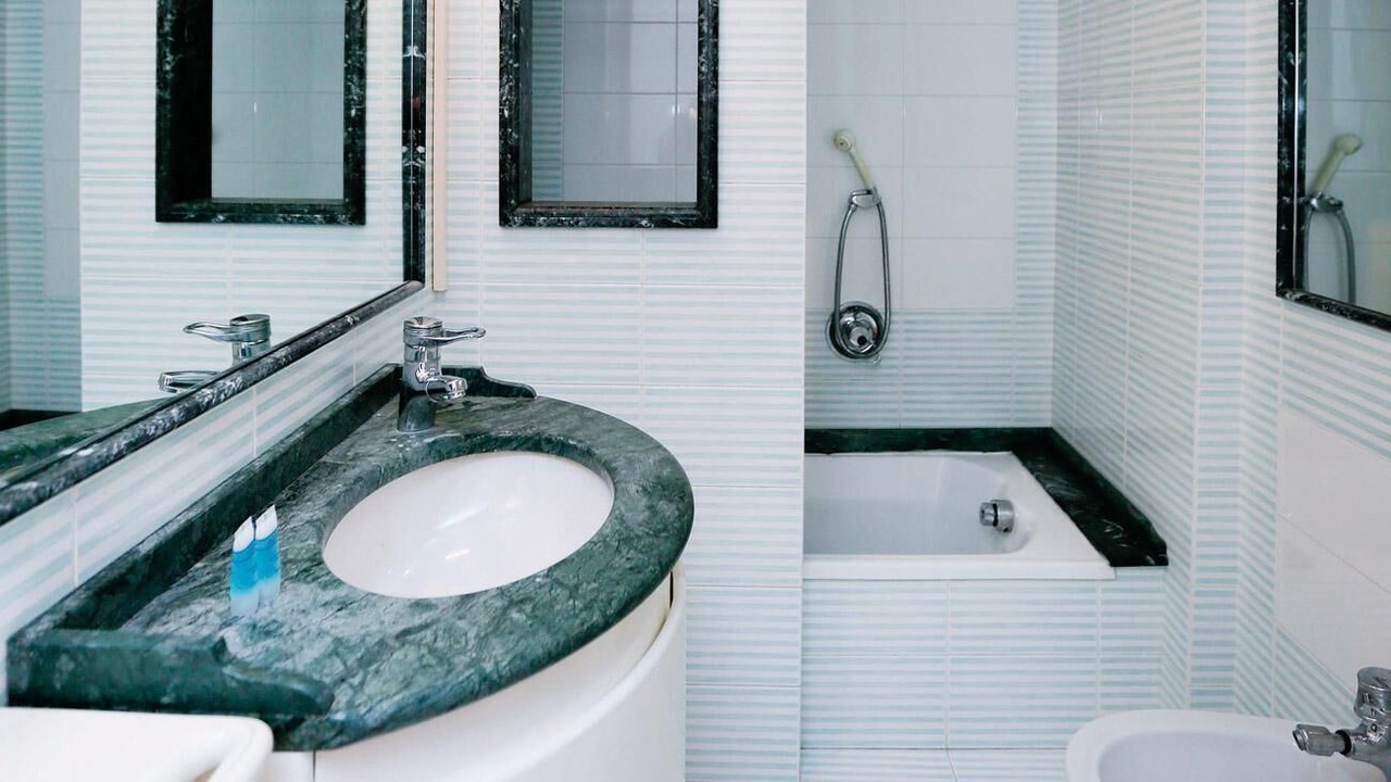 Photo of Bathroom in Rione VI Parione
