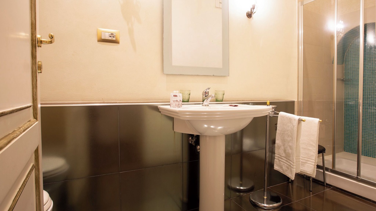 Photo of Bathroom in Rione IX Pigna
