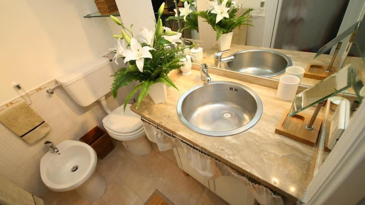 Photo of Bathroom in Navona
