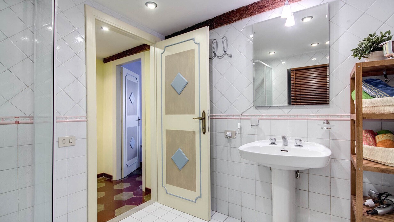 Photo of Bathroom in Rione VI Parione