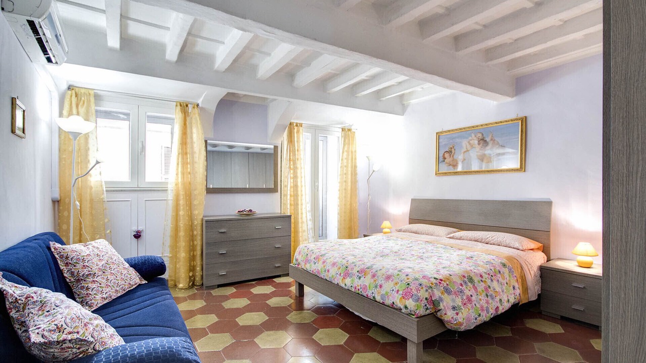 Photo of Bedroom in Rione VI Parione