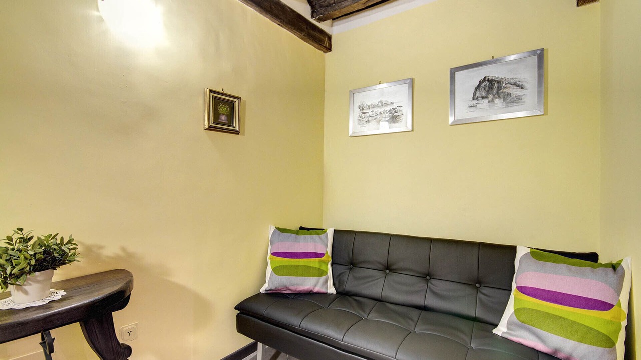 Photo of Livingroom in Rione VI Parione