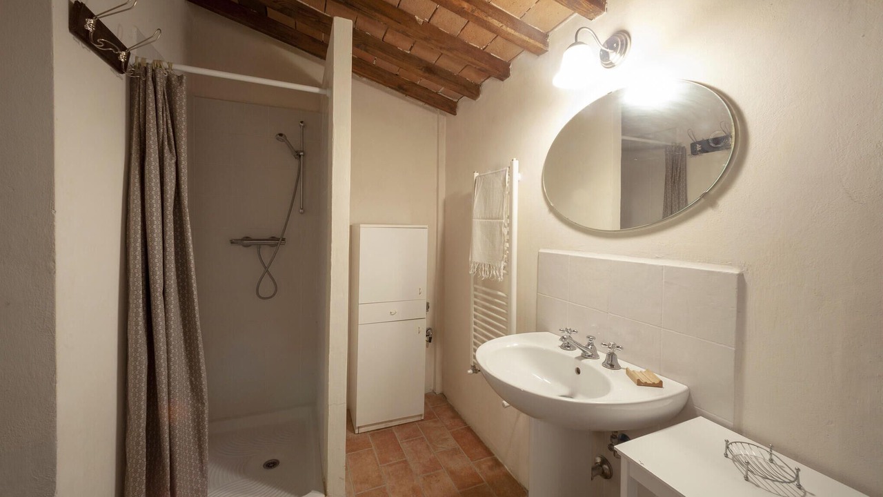 Photo of Bathroom in Motina