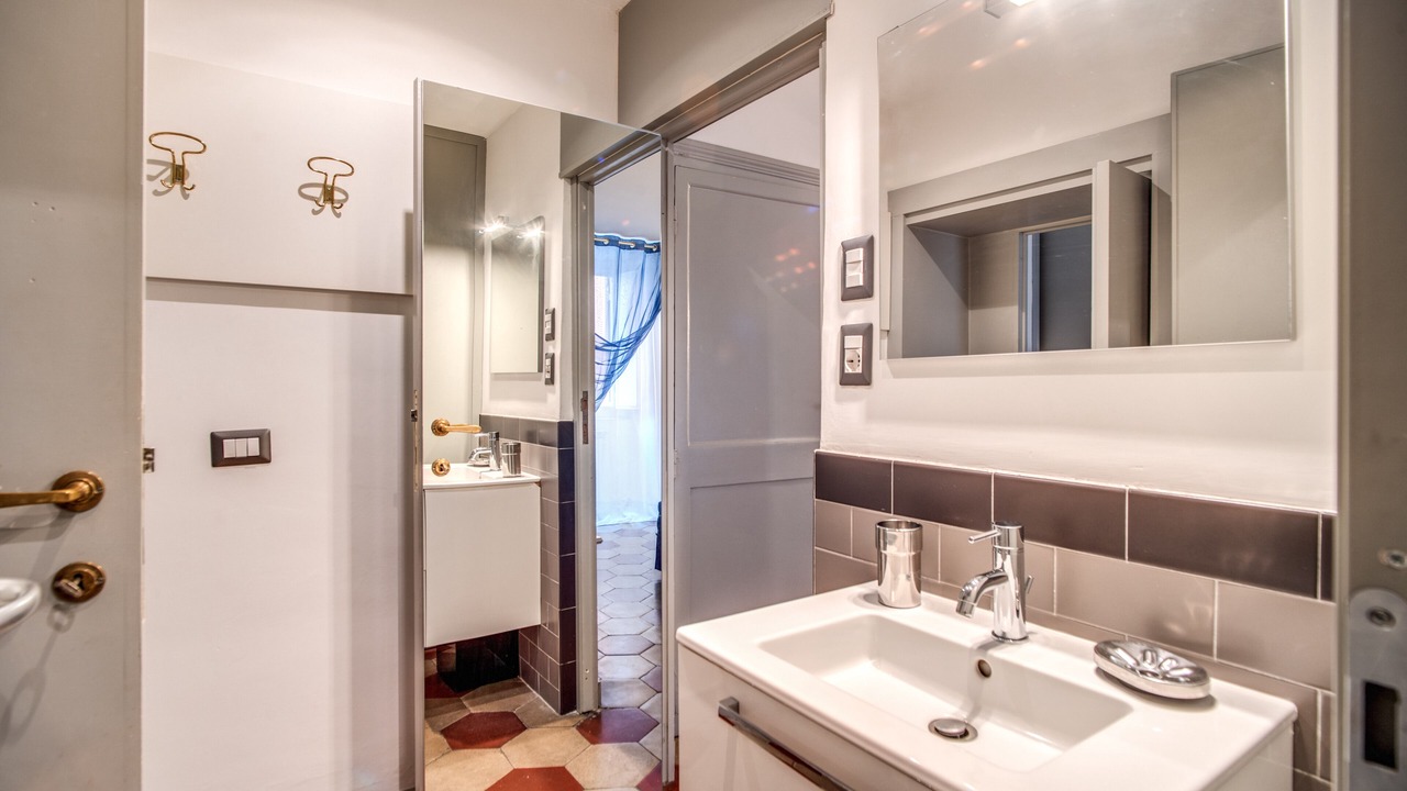 Photo of Bathroom in Navona