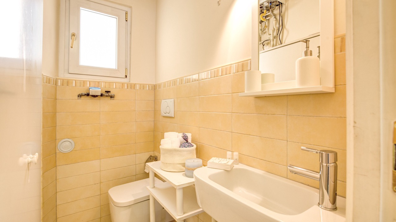 Photo of Bathroom in Navona