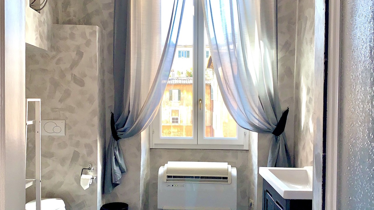 Photo of Bathroom in Rome City Centre