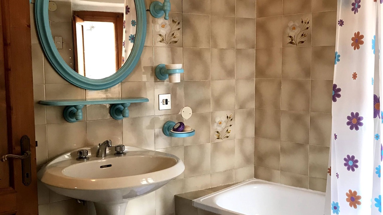 Photo of Bathroom in Tatti