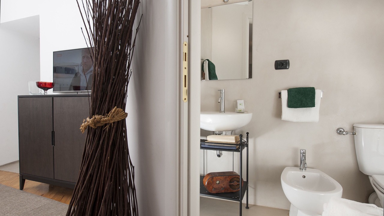 Photo of Bathroom in Rione VI Parione