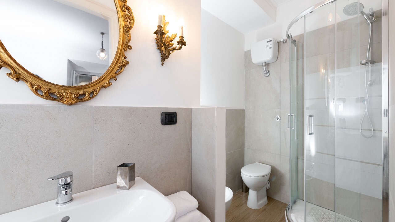 Photo of Bathroom in Rione VI Parione