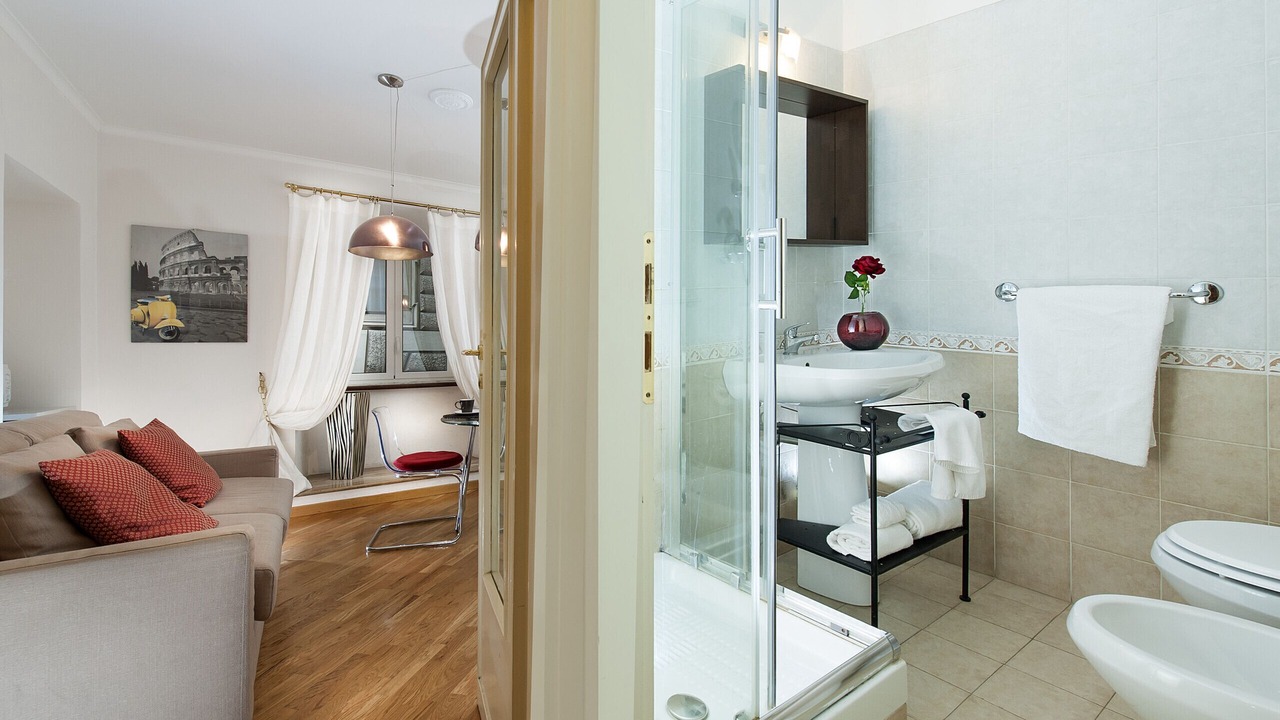 Photo of Bathroom in Rione VI Parione