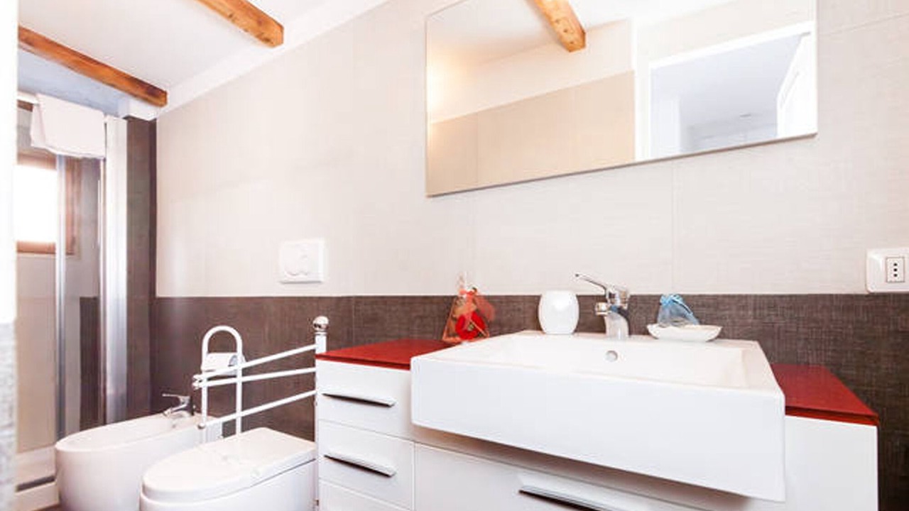 Photo of Bathroom in Rome City Centre