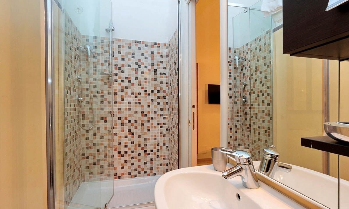 Photo of Bathroom in Rione VI Parione