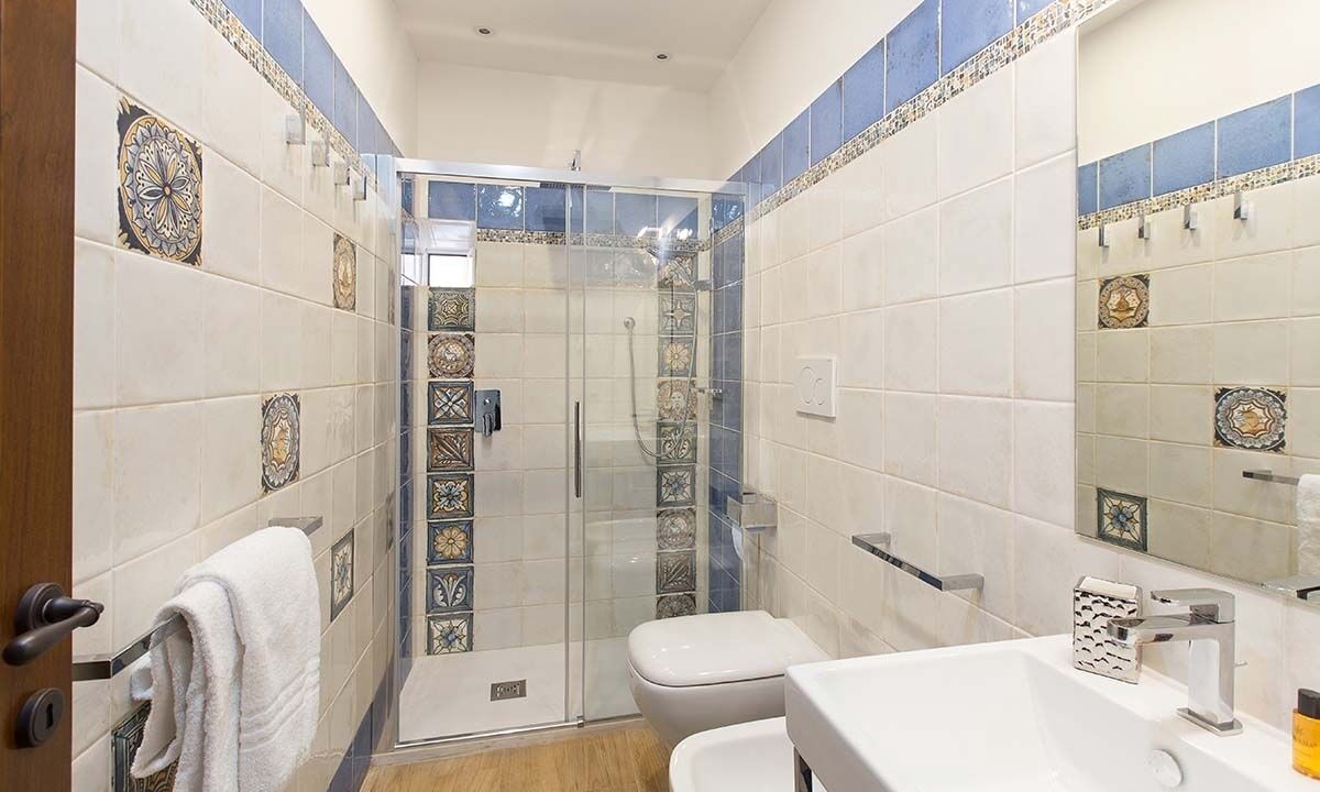 Photo of Bathroom in Rione VI Parione