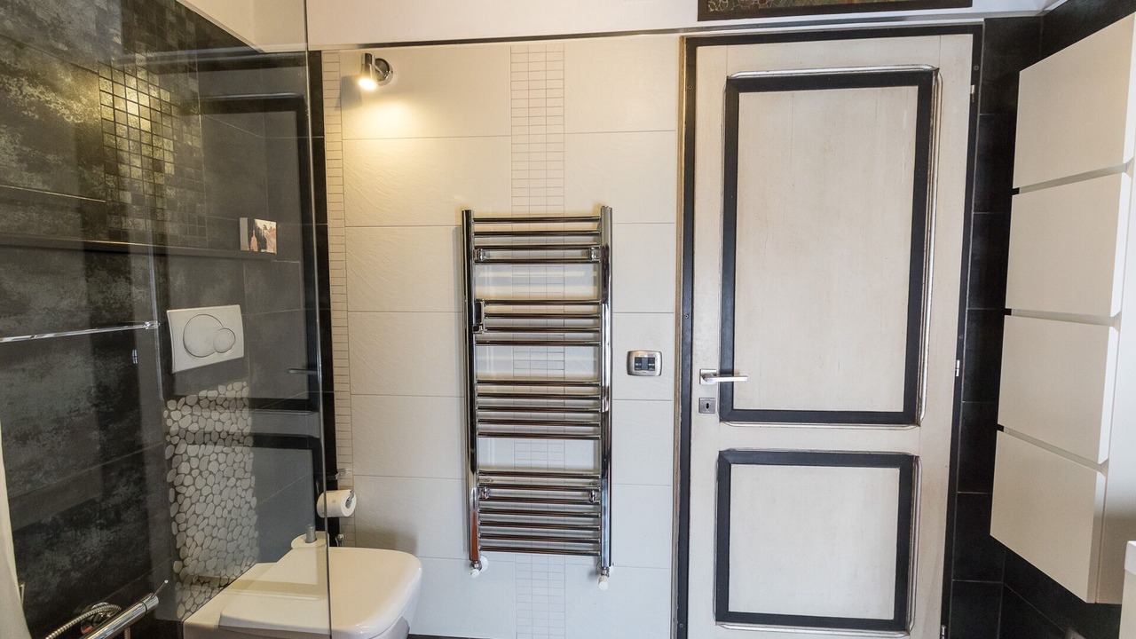 Photo of Bathroom in Montone