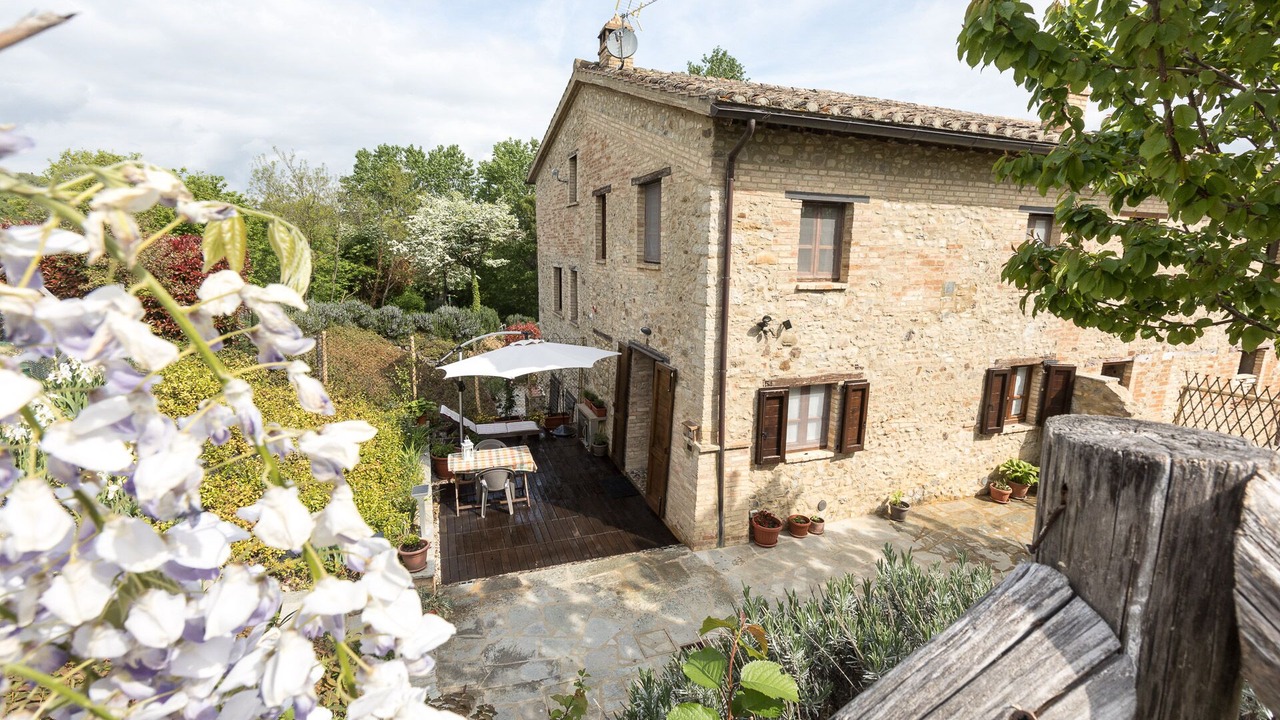Photo of Patio Balcony in Montone