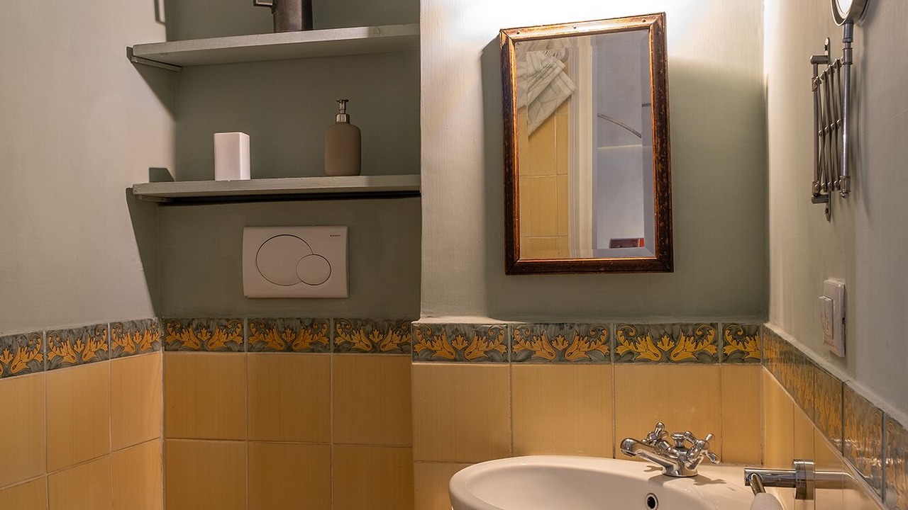 Photo of Bathroom in Rione VI Parione