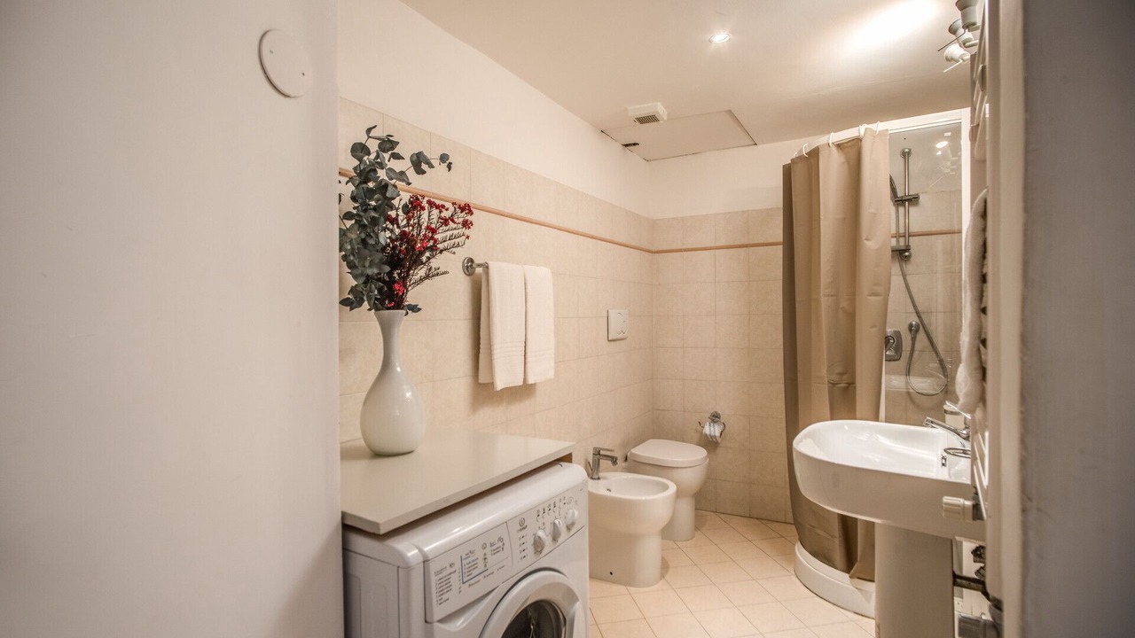 Photo of Bathroom in Rione VI Parione