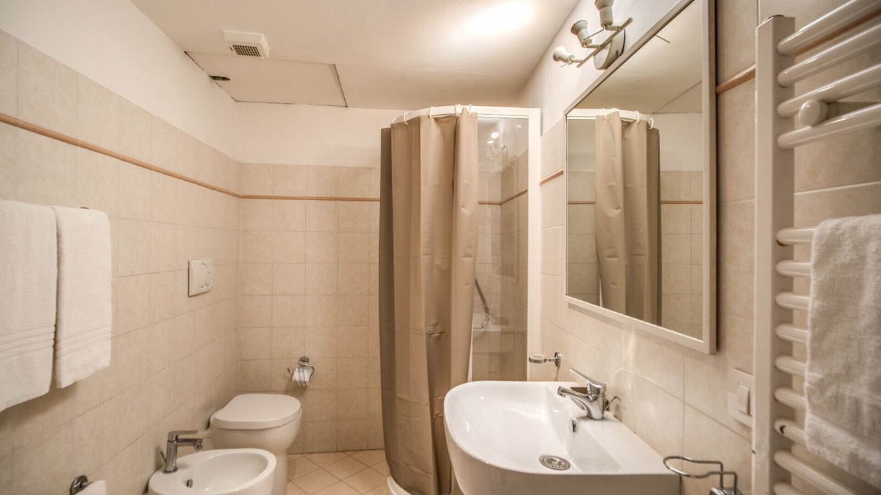 Photo of Bathroom in Rione VI Parione