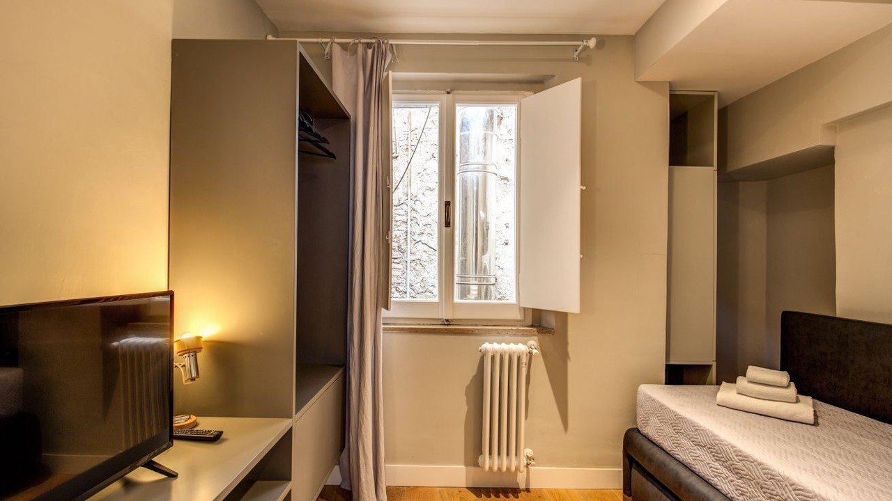 Photo of Bedroom in Rione VI Parione