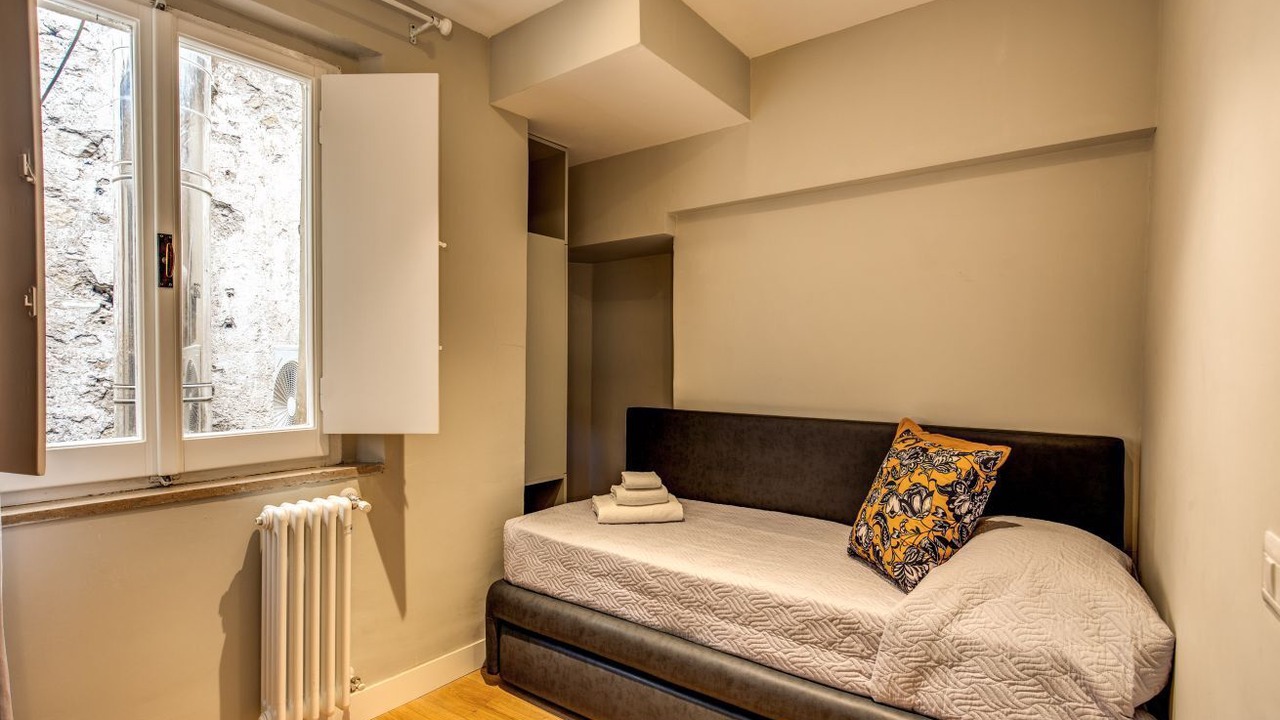 Photo of Bedroom in Rione VI Parione