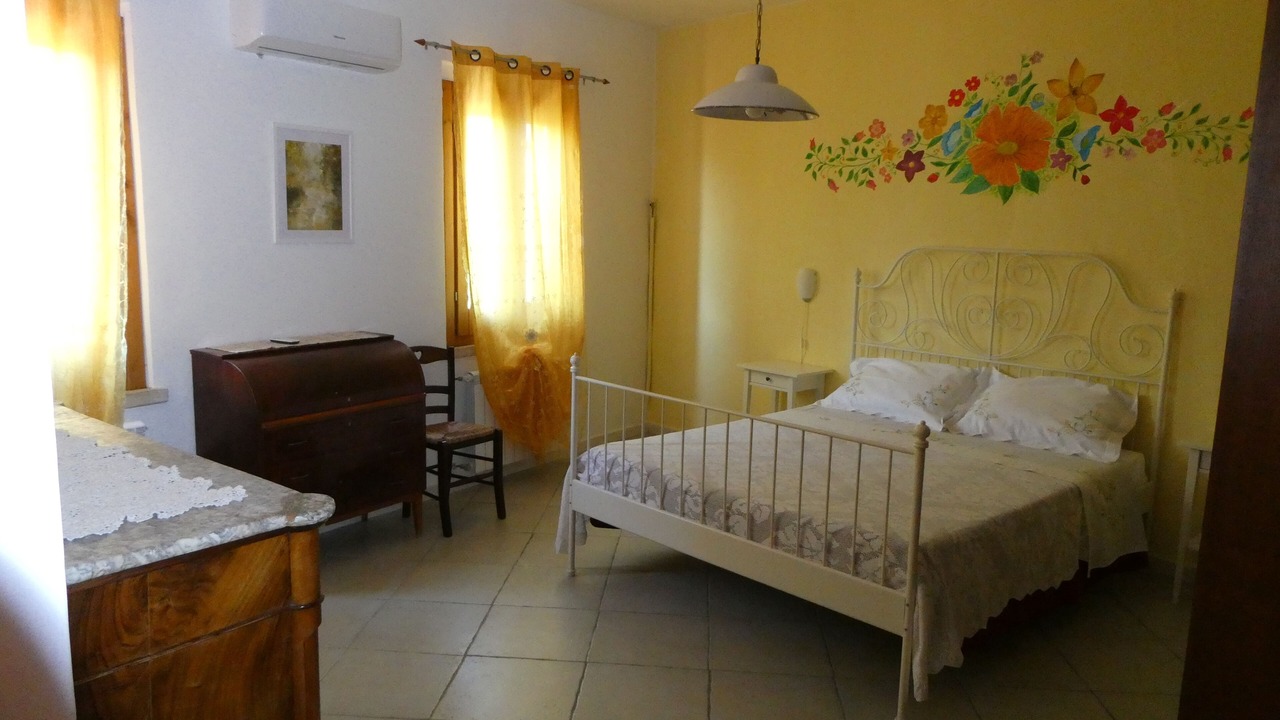 Photo of Bedroom in Castiglione a Casauria
