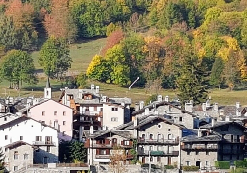 Photo of Buildings in Dolonne
