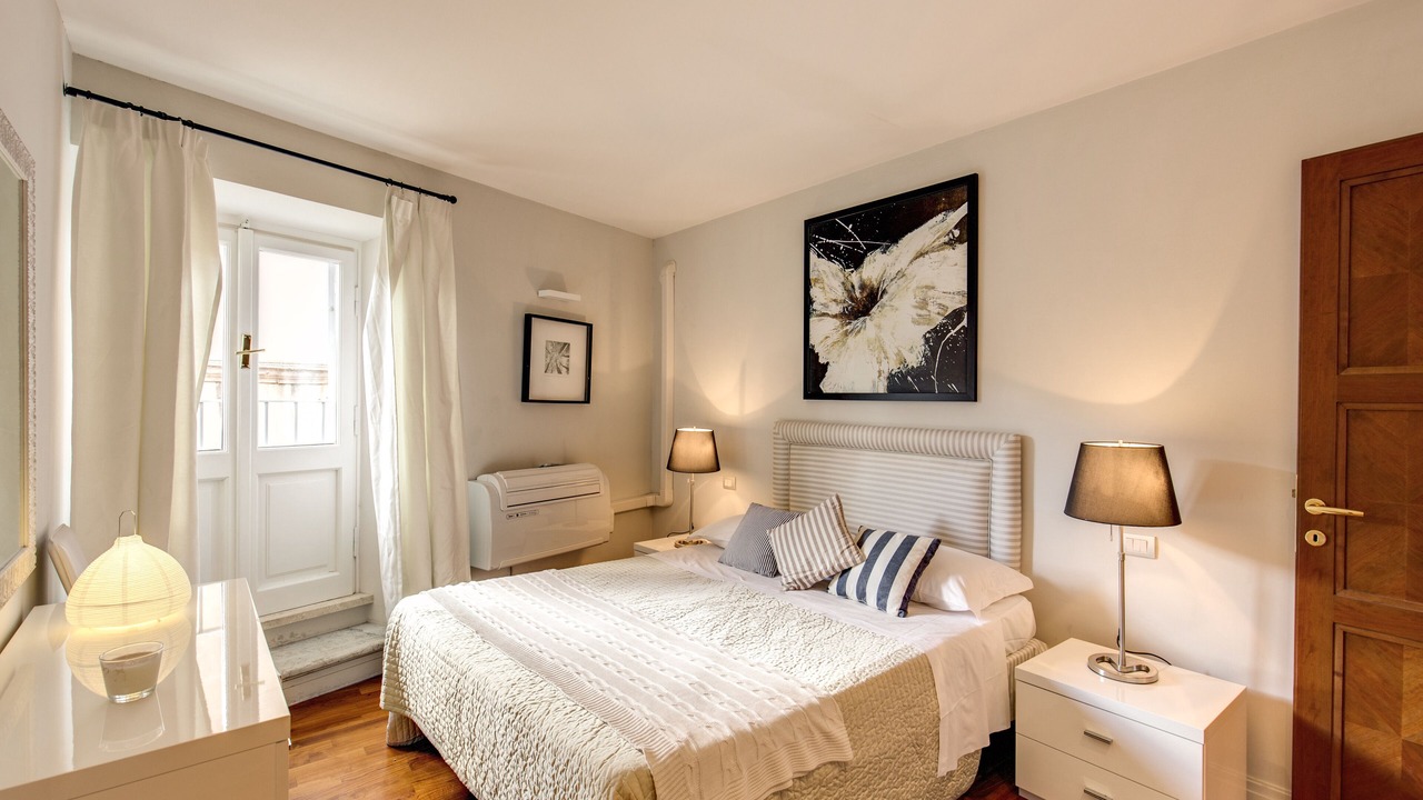 Photo of Bedroom in Rome City Centre